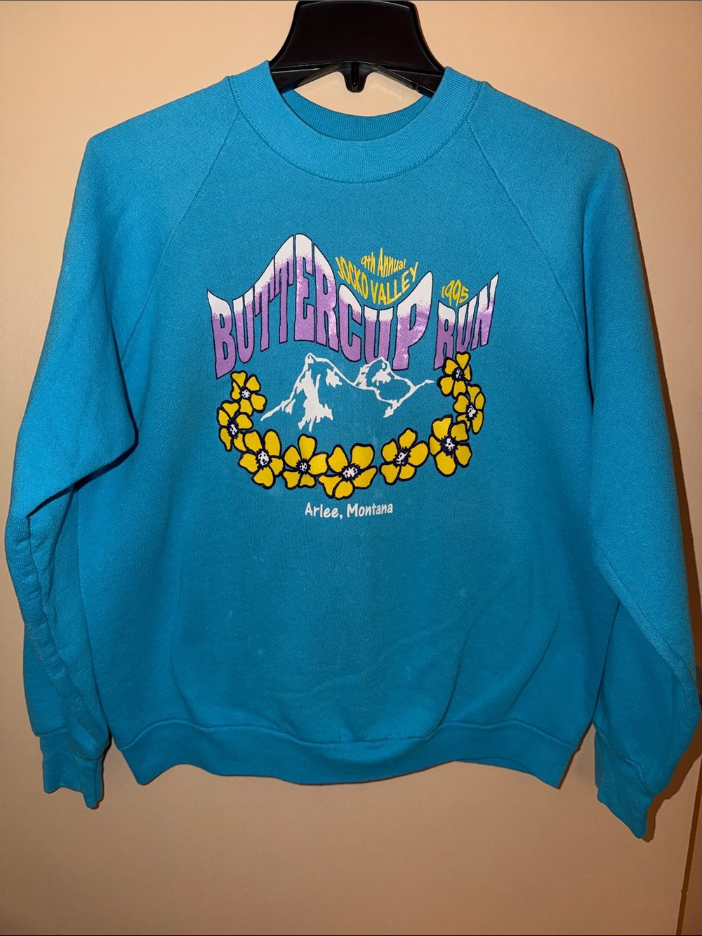 Vintage 1995 Fruit of the Loom Blue Arlee Montana Buttercup Run Graphic Crewneck